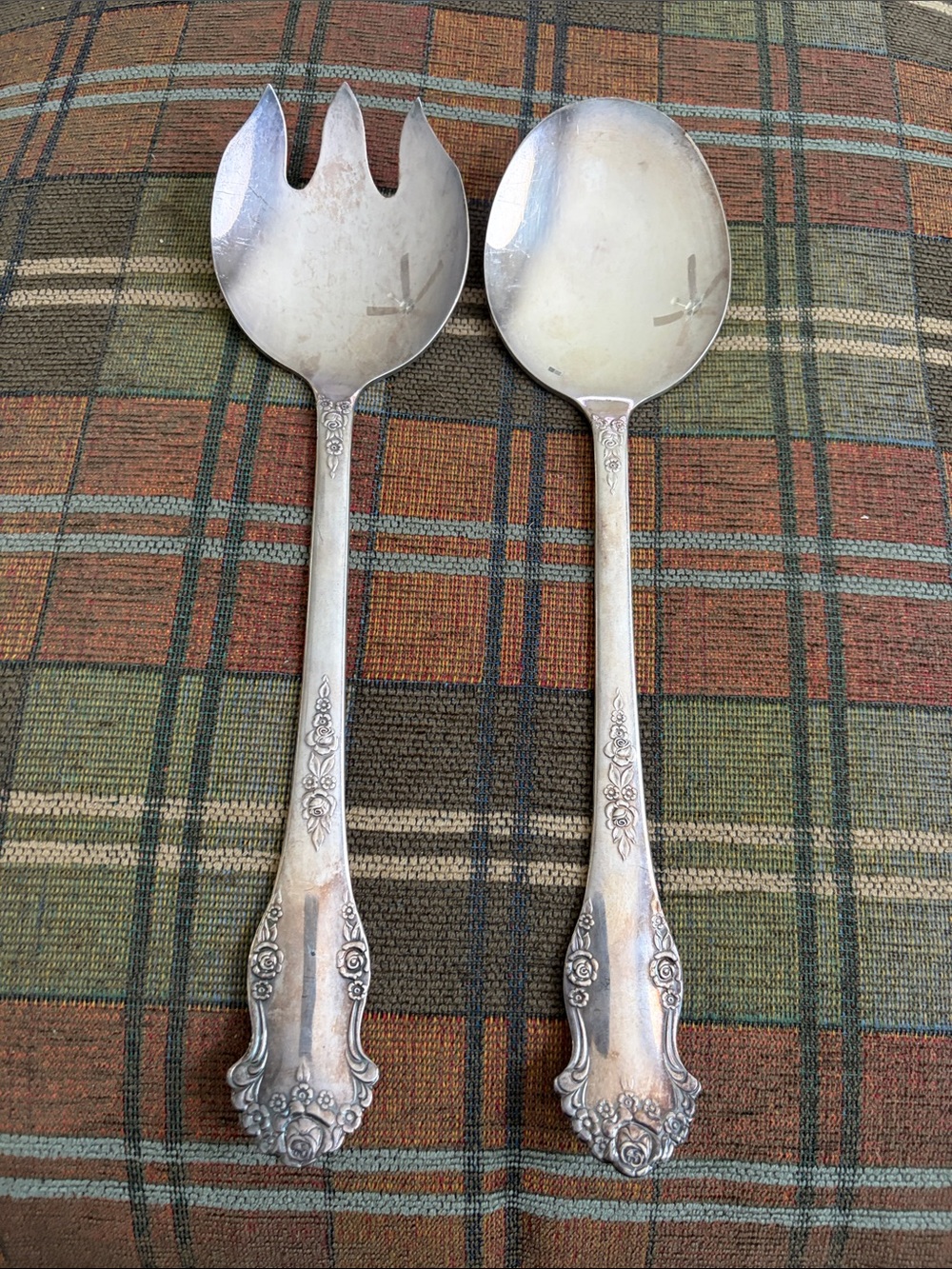 Vintage King Edward Moss Rose Silverplate Salad Serving Spoon & Fork Set